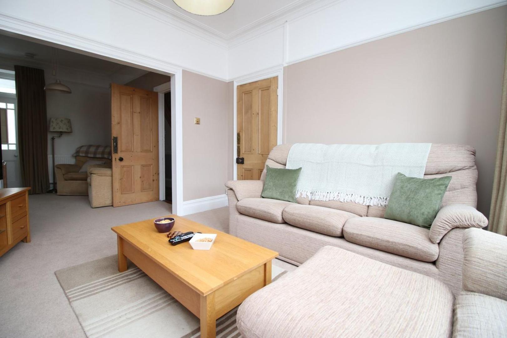 Quiet And Spacious 3 Bedroom Κάρντιφ Εξωτερικό φωτογραφία