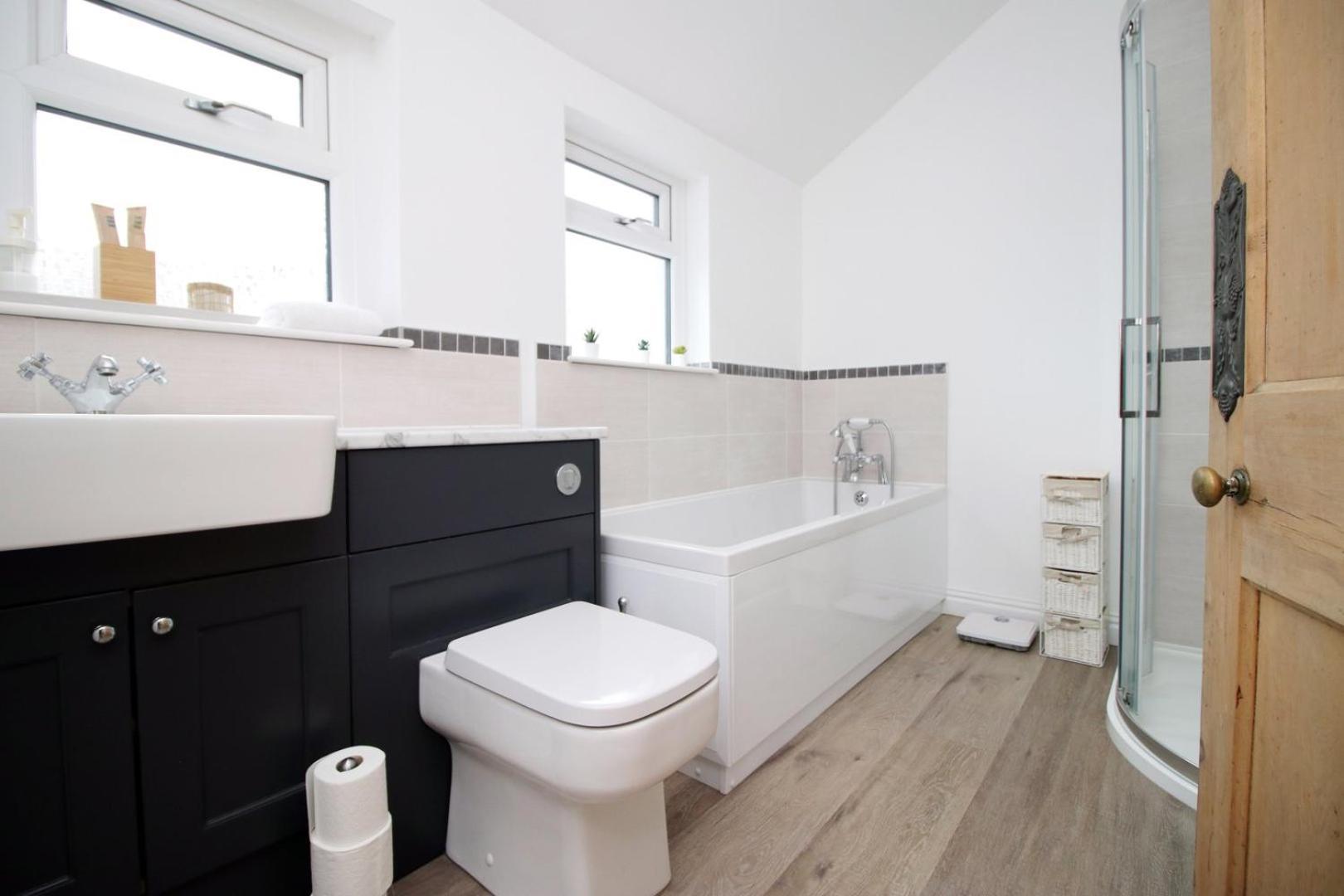 Quiet And Spacious 3 Bedroom Κάρντιφ Εξωτερικό φωτογραφία